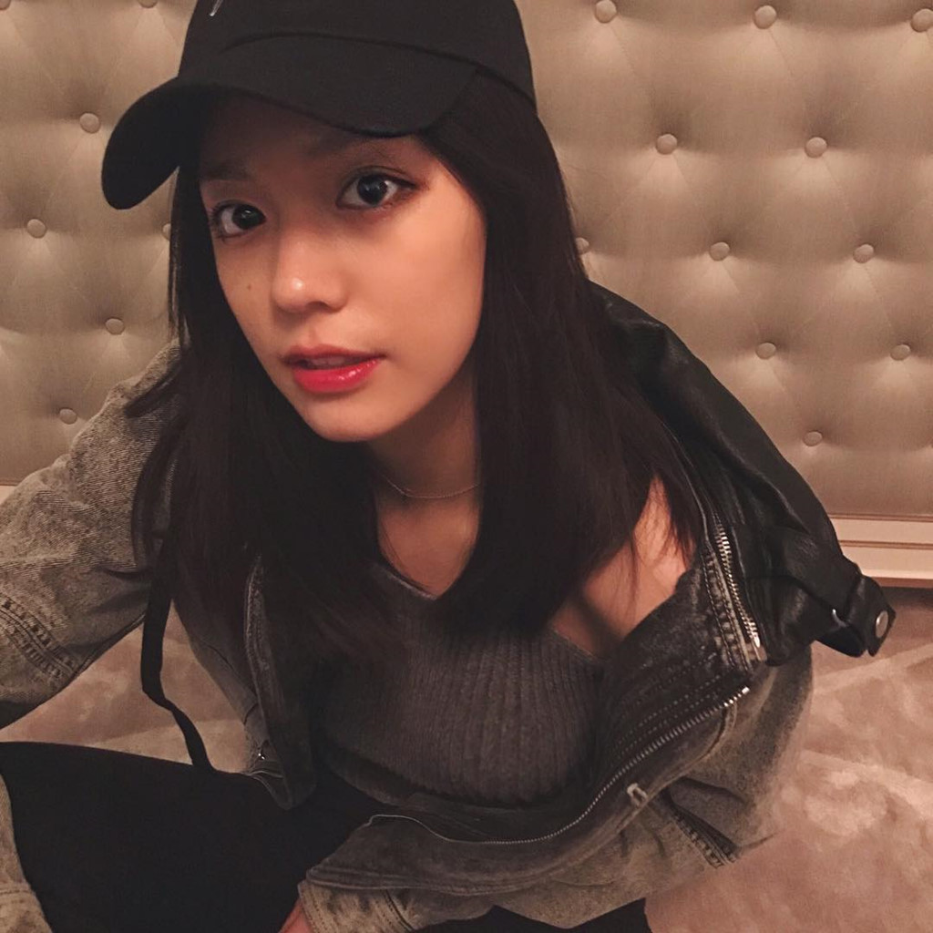 Nhan sắc xinh đẹp của ái nữ tập đoàn phân phối xe hơi Trung Quốc